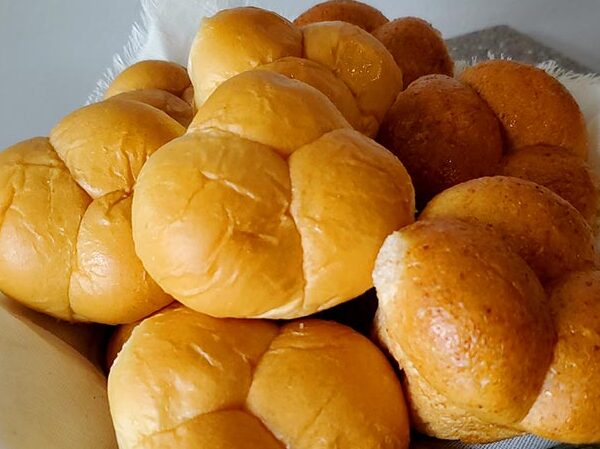 Cloverleaf Dinner Rolls