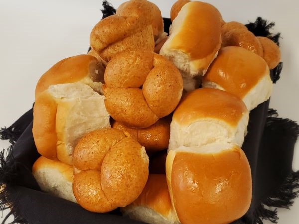 dinner rolls