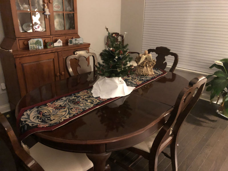 Fine William Morris table runner design Fine William Morris table runner design